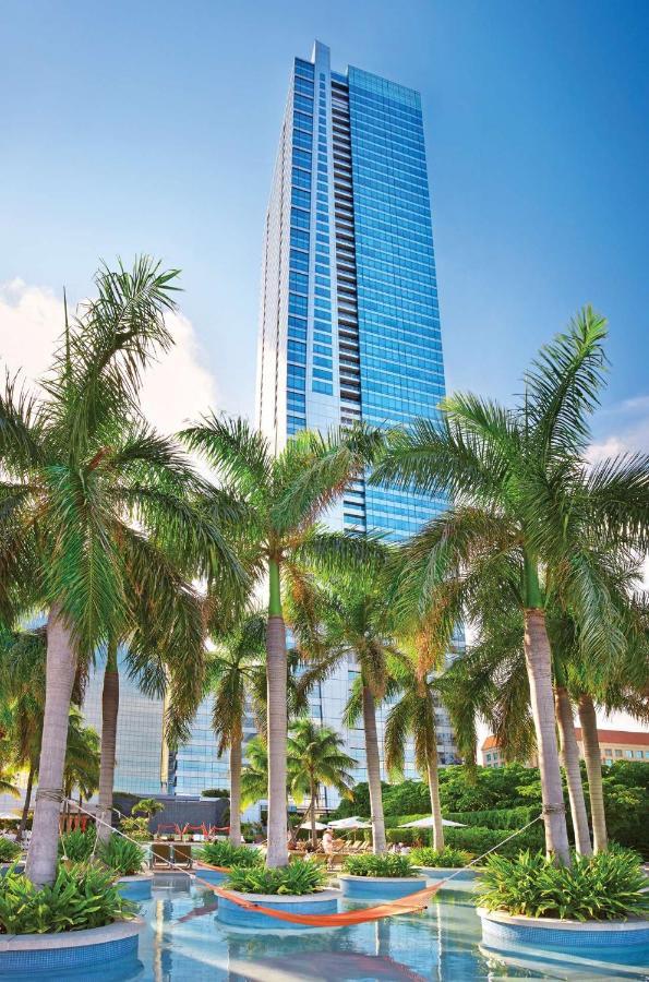 Four Seasons Hotel Miami - Luxury Private Residences Exterior photo
